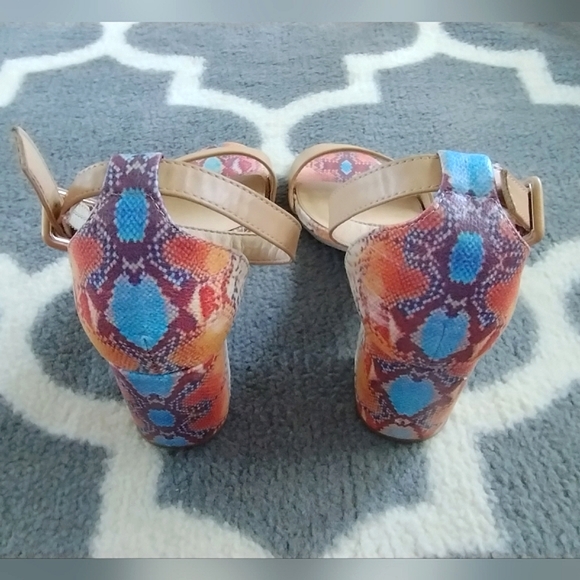 Snake Print/Python Pattern Block Heels - Picture 8 of 16